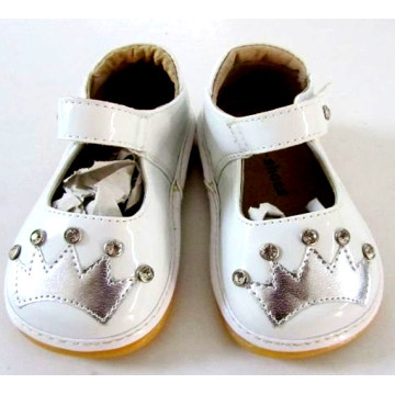 White Toddler Girl Squeaky Shoes avec Sliver Crown &amp; Shining Stones